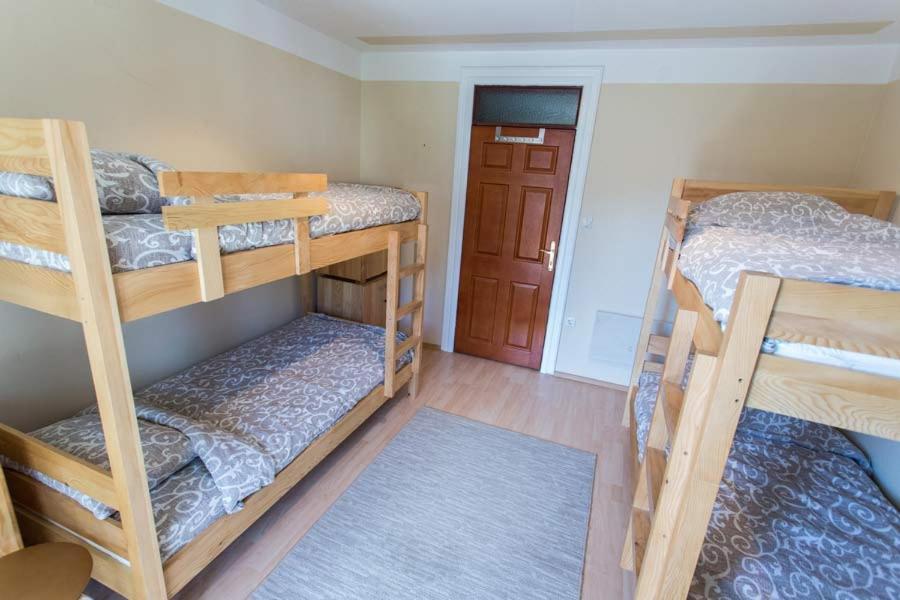 Hostel Day 'N' Night Ni Kültér fotó