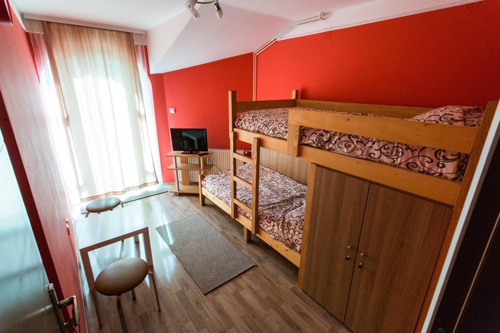 Hostel Day 'N' Night Ni Szoba fotó